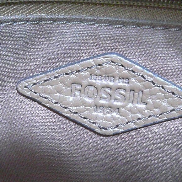 Vintage Retired Fossil 2 Tone Brown Leather Crossbody Bag Purse Pocketbook - Picture 5 of 11